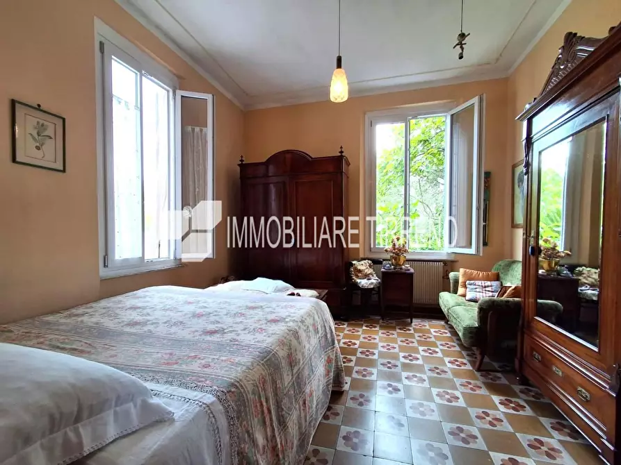 Immagine 19 di Casa indipendente in vendita  a Massa
