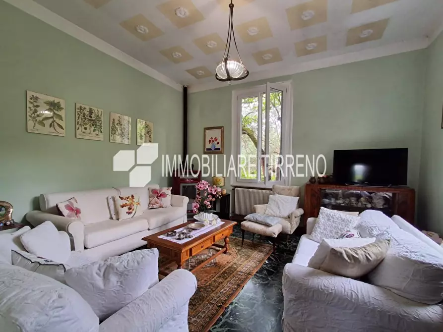 Immagine 16 di Casa indipendente in vendita  a Massa