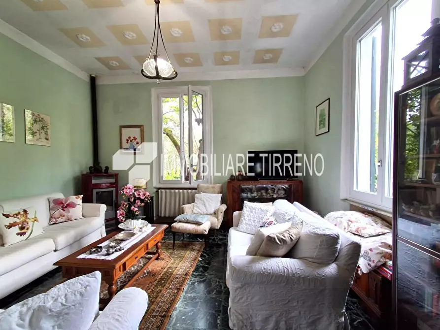 Immagine 15 di Casa indipendente in vendita  a Massa