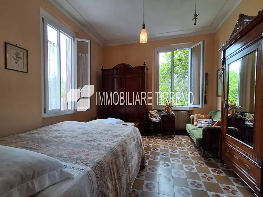 Immagine 9 di Casa indipendente in vendita  a Massa