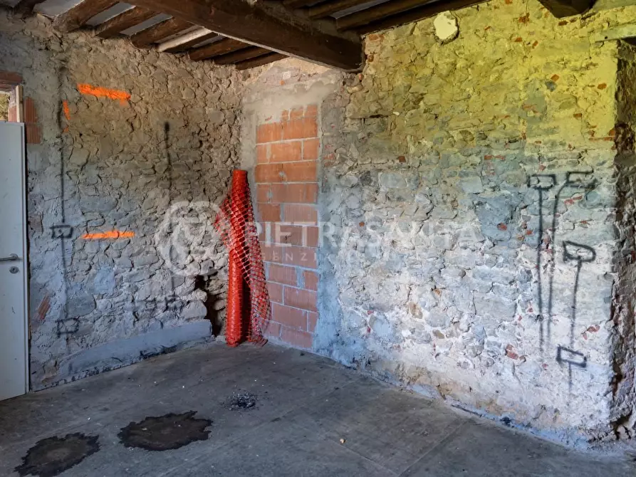 Immagine 27 di Villa in vendita  a Camaiore