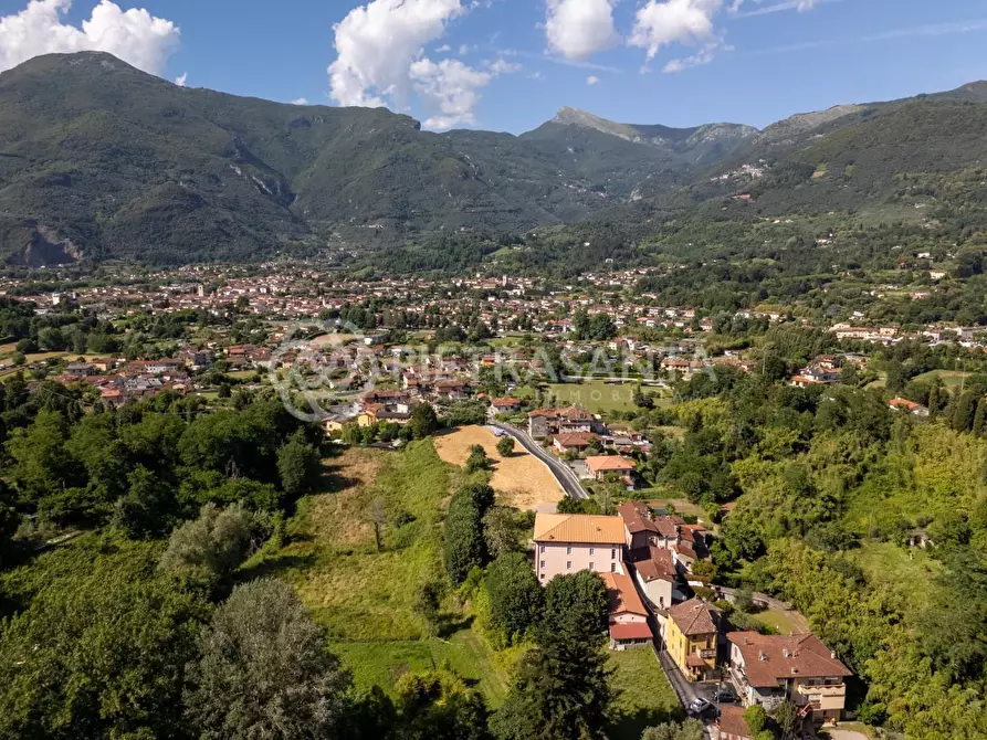 Immagine 42 di Villa in vendita  a Camaiore