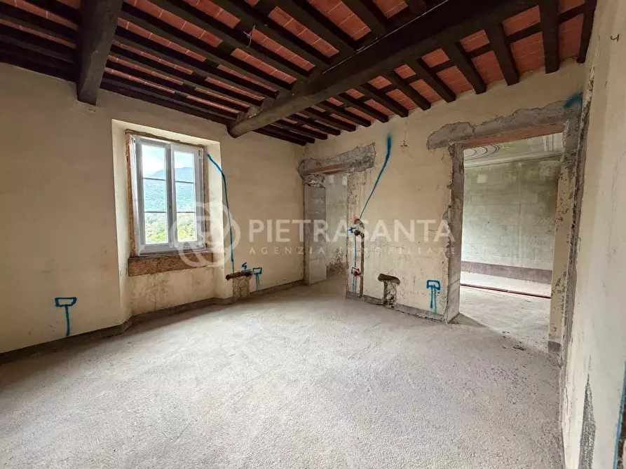 Immagine 23 di Villa in vendita  a Camaiore