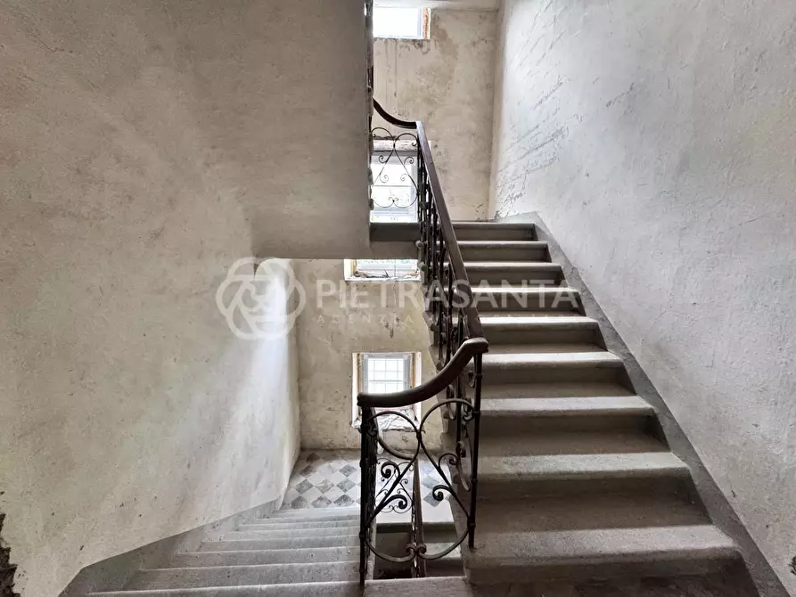 Immagine 14 di Villa in vendita  a Camaiore