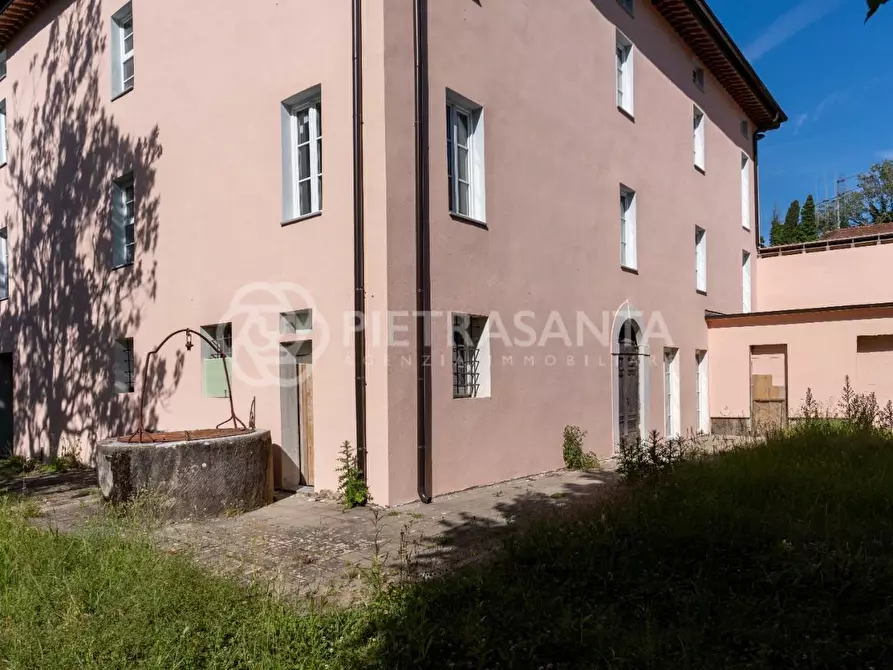 Immagine 3 di Villa in vendita  a Camaiore