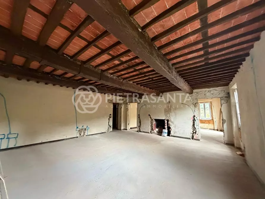 Immagine 20 di Villa in vendita  a Camaiore