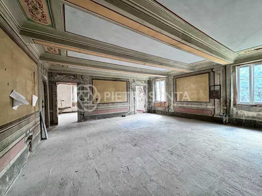 Immagine 15 di Villa in vendita  a Camaiore