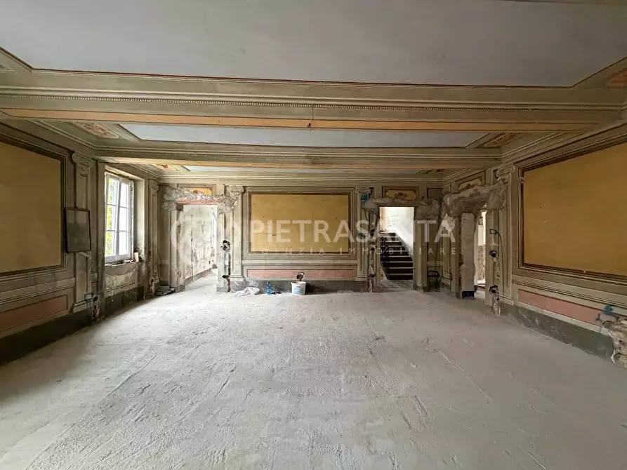Immagine 13 di Villa in vendita  a Camaiore