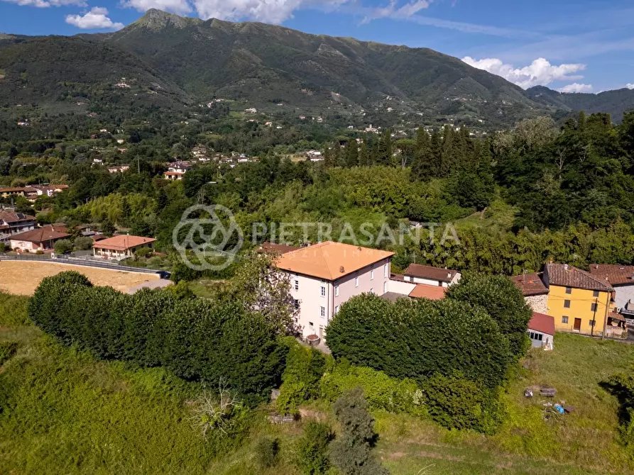 Immagine 44 di Villa in vendita  a Camaiore