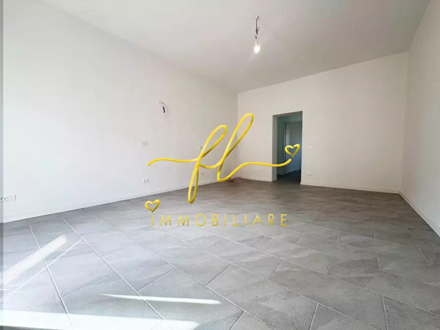 Immagine 12 di Appartamento in vendita  a Livorno