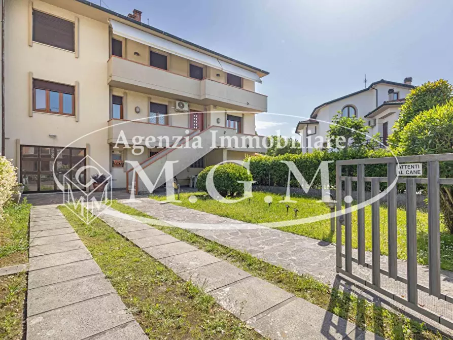 Immagine 1 di Casa bifamiliare in vendita  a Castelfranco Di Sotto