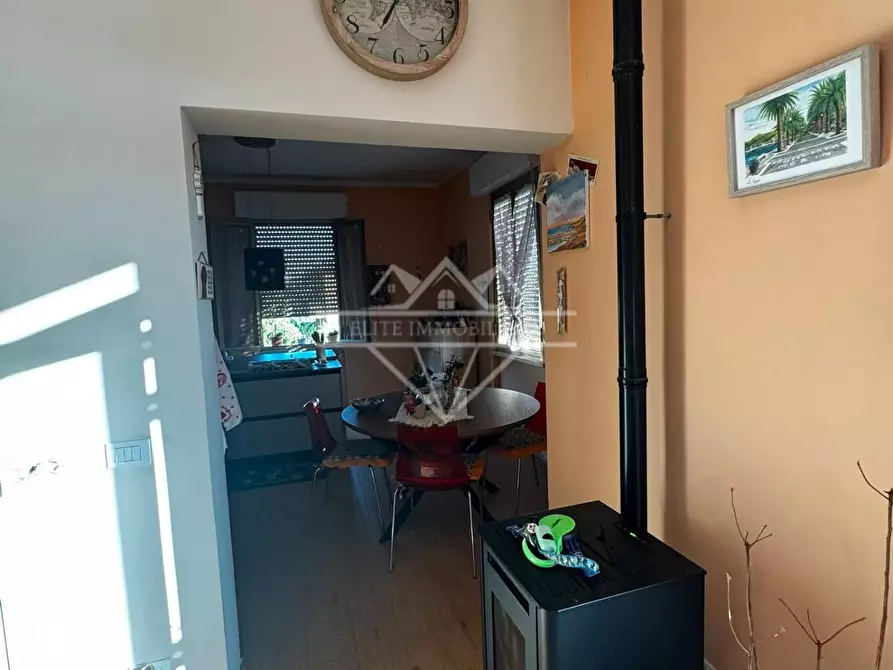 Immagine 15 di Casa indipendente in vendita  a Carrara