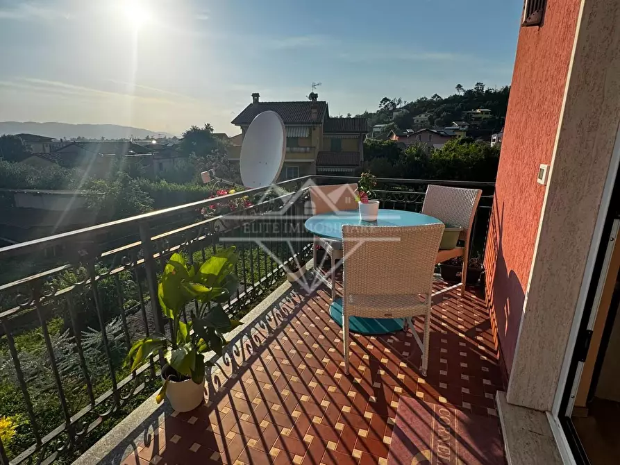 Immagine 11 di Casa indipendente in vendita  a Carrara