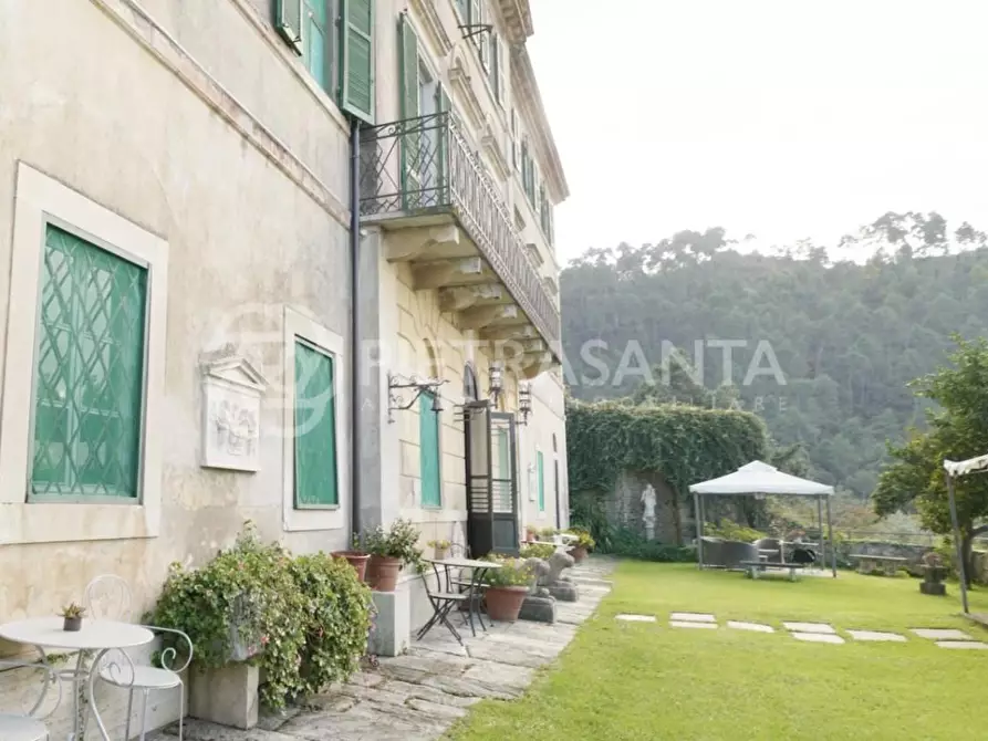 Immagine 27 di Villa in vendita  a Camaiore