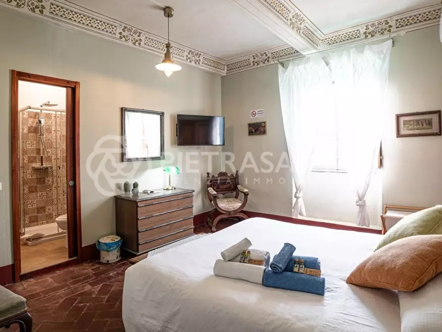 Immagine 17 di Villa in vendita  a Camaiore