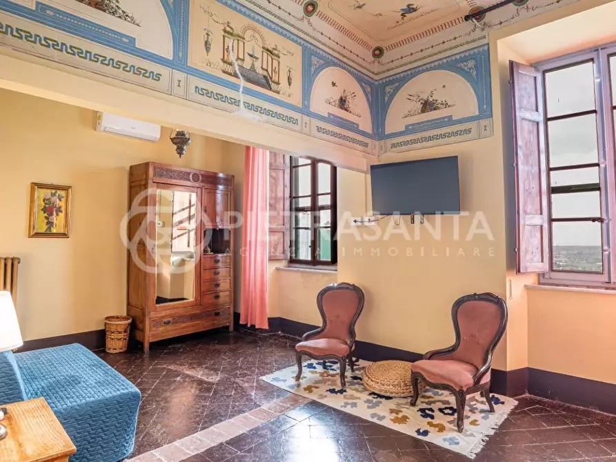 Immagine 13 di Villa in vendita  a Camaiore