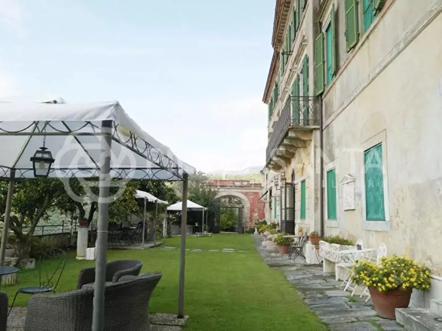 Immagine 28 di Villa in vendita  a Camaiore