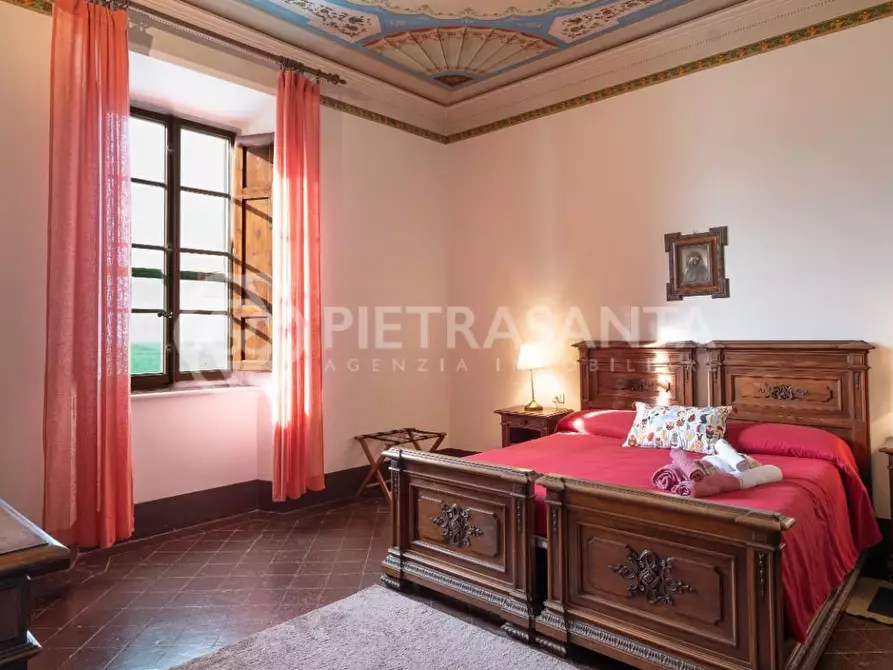 Immagine 12 di Villa in vendita  a Camaiore