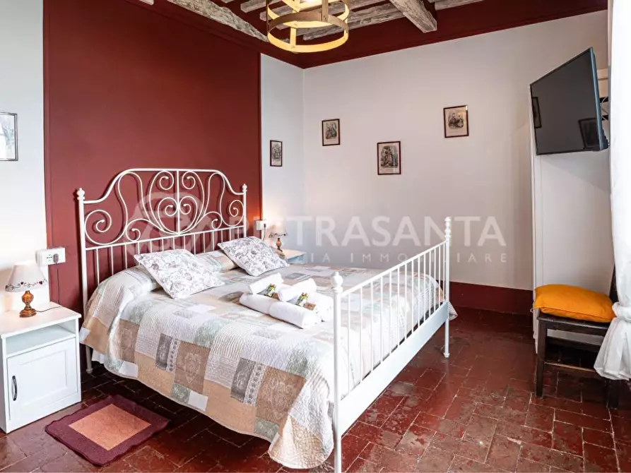 Immagine 19 di Villa in vendita  a Camaiore
