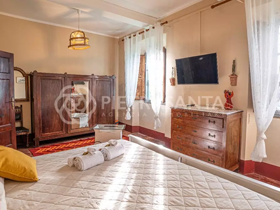 Immagine 15 di Villa in vendita  a Camaiore