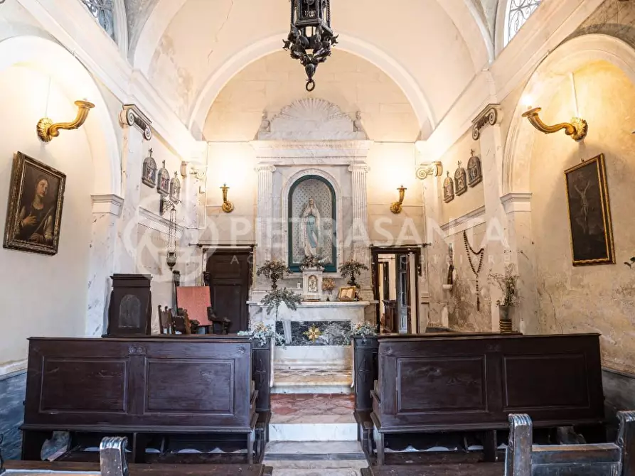 Immagine 11 di Villa in vendita  a Camaiore