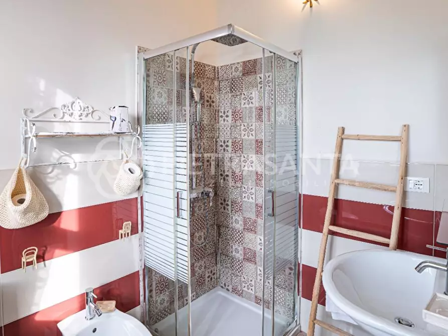 Immagine 20 di Villa in vendita  a Camaiore