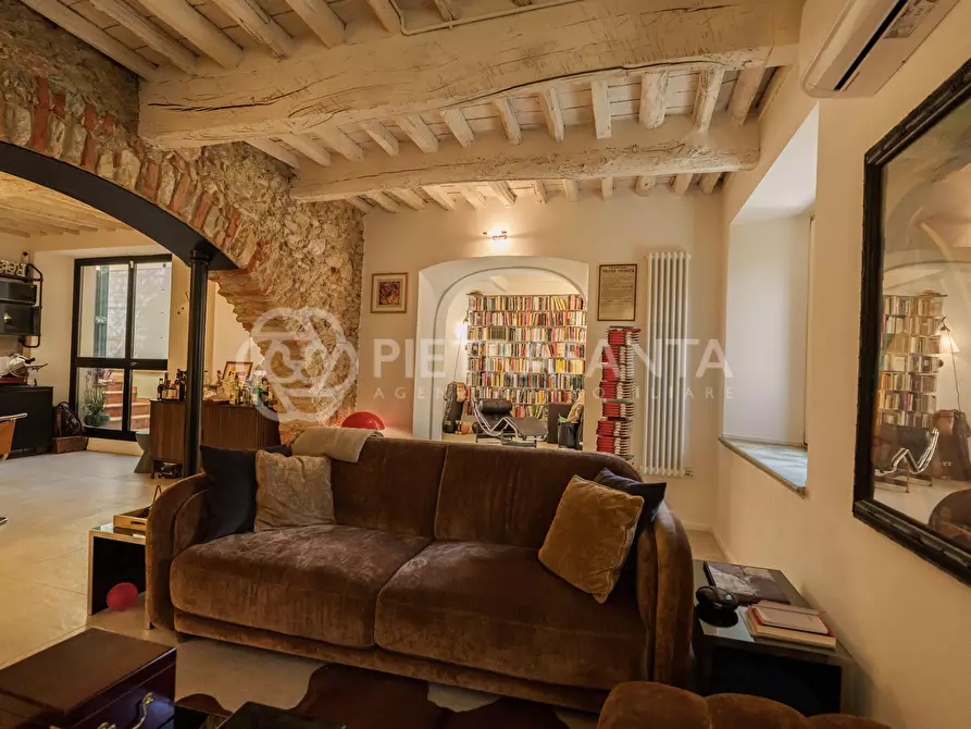 Immagine 10 di Appartamento in vendita  a Pietrasanta