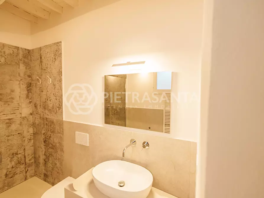 Immagine 49 di Appartamento in vendita  a Pietrasanta