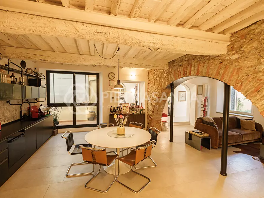 Immagine 17 di Appartamento in vendita  a Pietrasanta