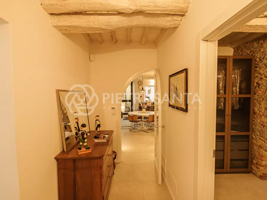 Immagine 25 di Appartamento in vendita  a Pietrasanta