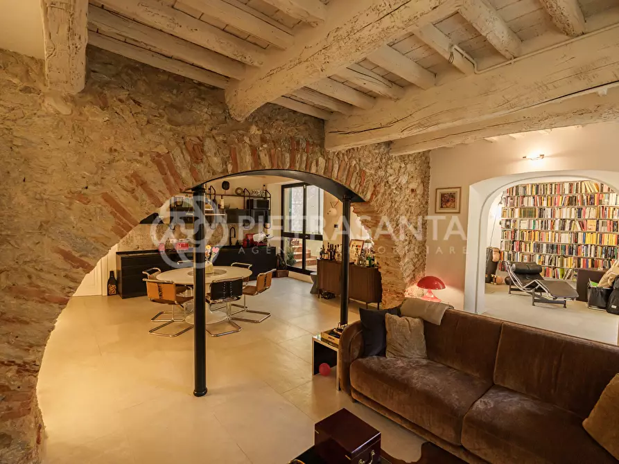 Immagine 9 di Appartamento in vendita  a Pietrasanta