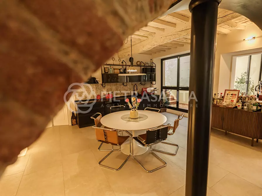 Immagine 12 di Appartamento in vendita  a Pietrasanta