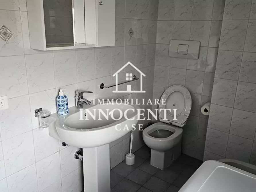 Immagine 8 di Appartamento in affitto  a Massa