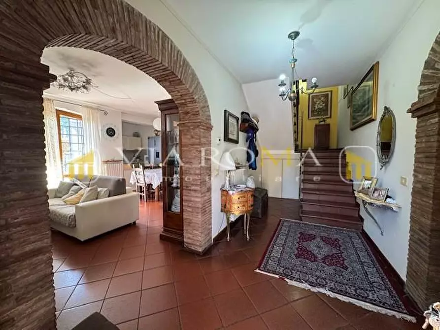 Immagine 2 di Casa bifamiliare in vendita  a Lucca