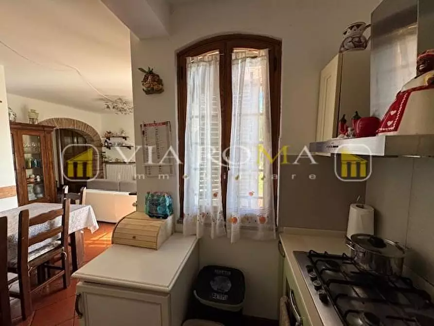 Immagine 3 di Casa bifamiliare in vendita  a Lucca