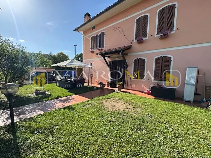 Immagine 32 di Casa bifamiliare in vendita  a Lucca