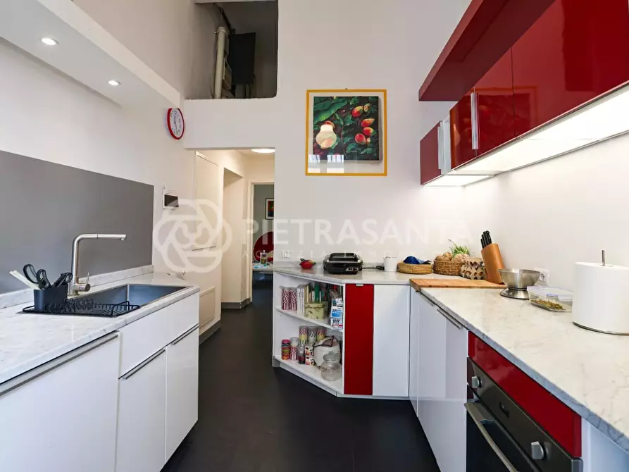 Immagine 17 di Appartamento in vendita  a Firenze