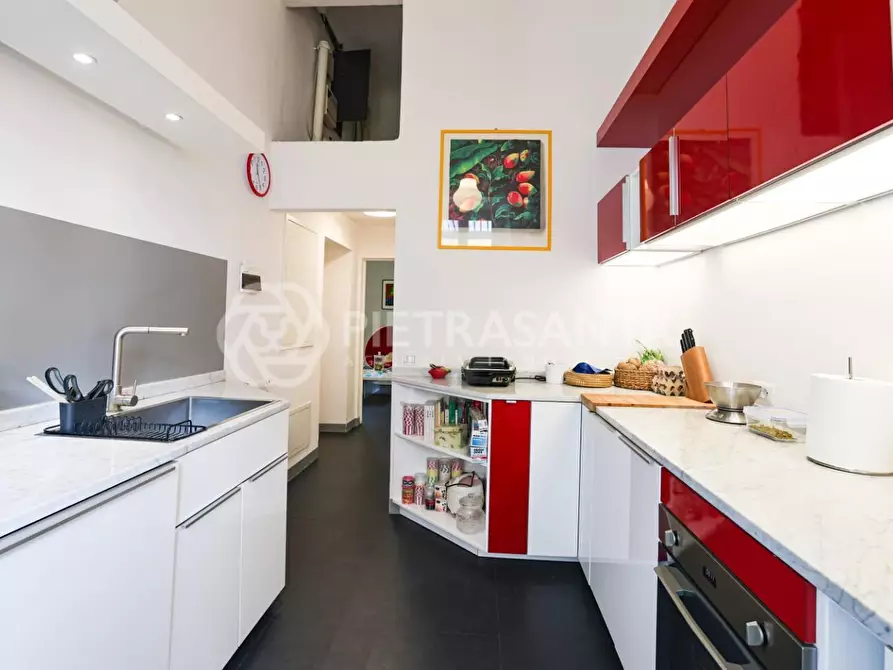 Immagine 18 di Appartamento in vendita  a Firenze