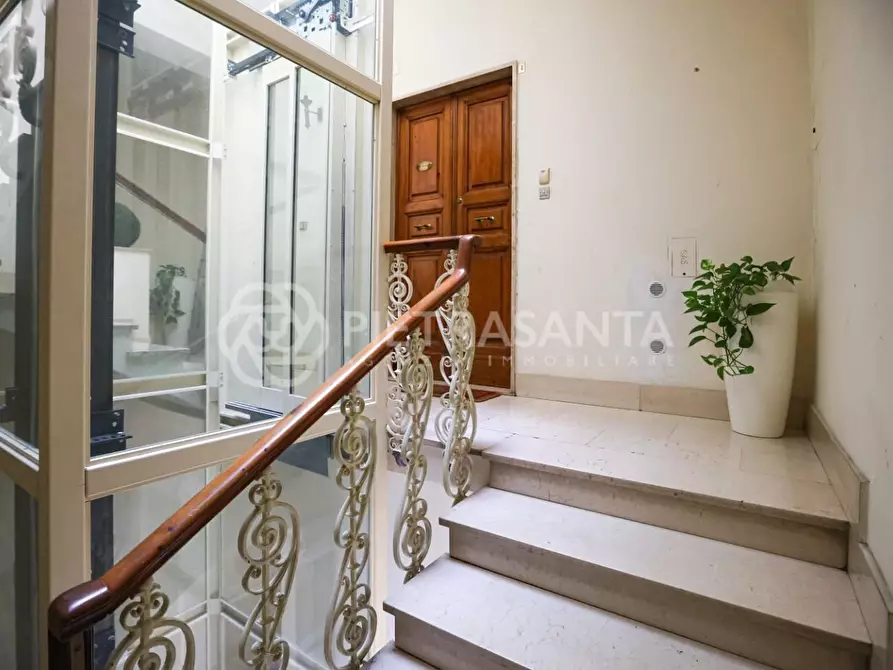 Immagine 98 di Appartamento in vendita  a Firenze