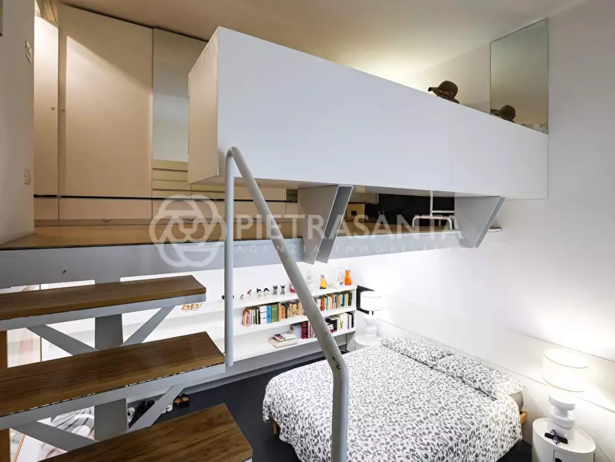 Immagine 68 di Appartamento in vendita  a Firenze
