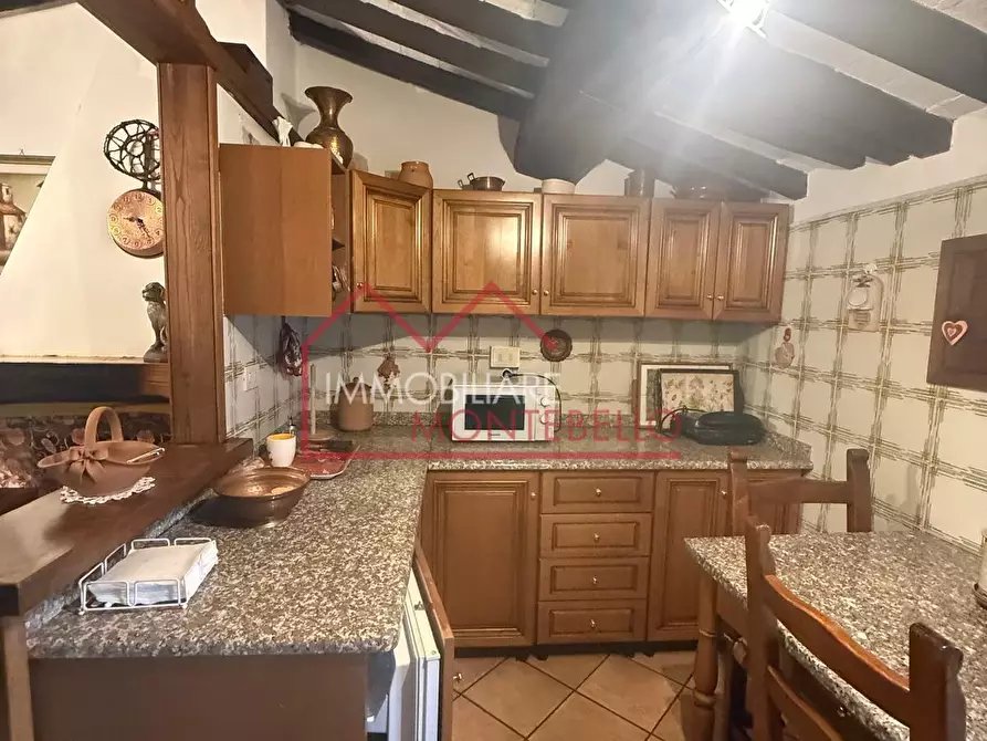 Immagine 15 di Appartamento in vendita  a Camaiore