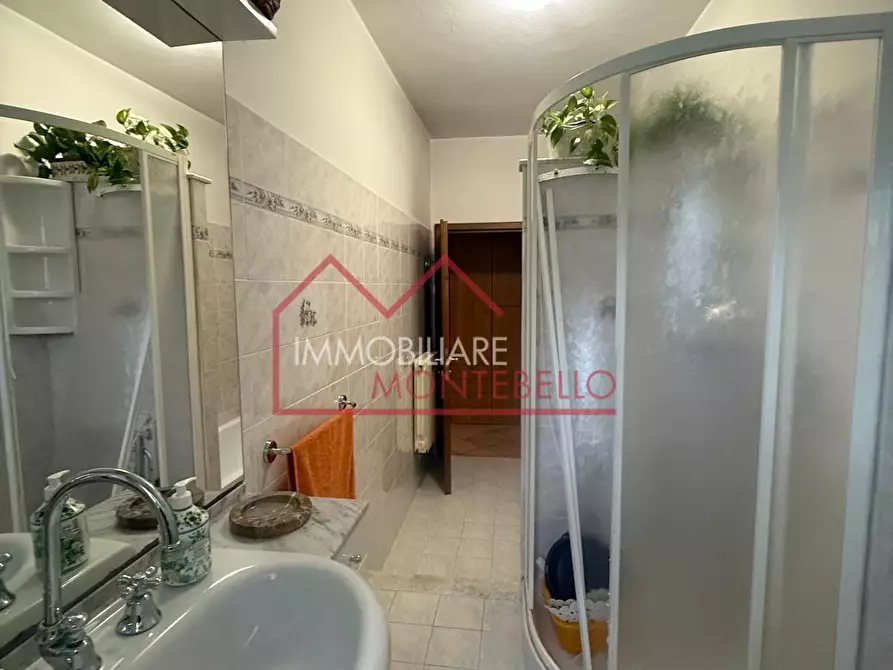 Immagine 21 di Appartamento in vendita  a Camaiore