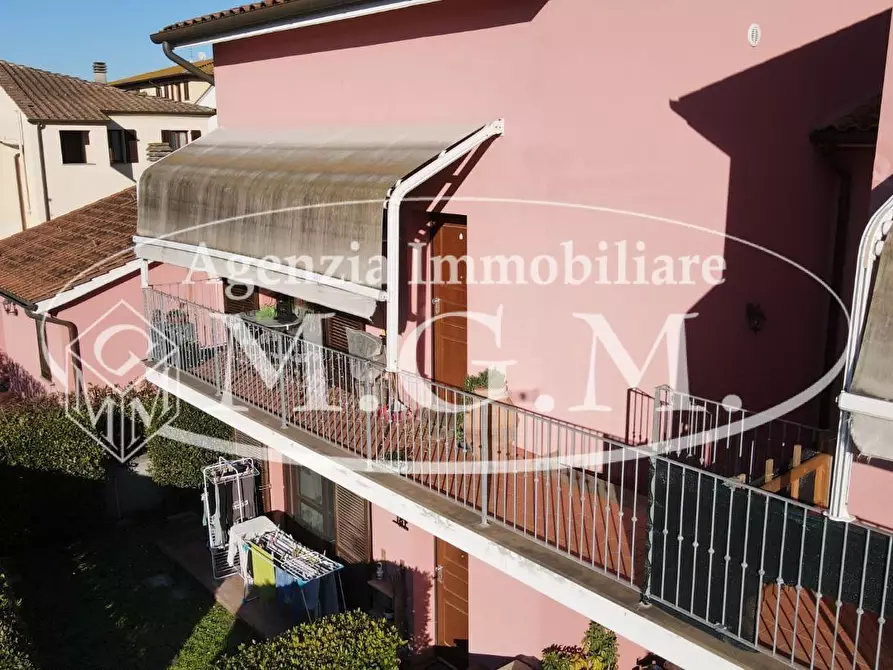 Immagine 28 di Appartamento in vendita  a Pontedera