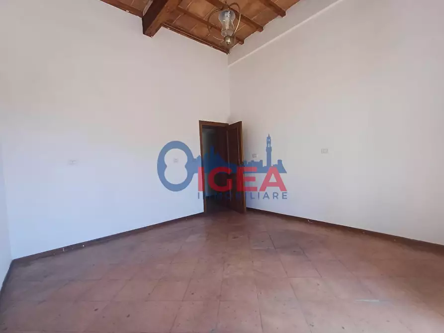 Immagine 14 di Appartamento in vendita  a Siena