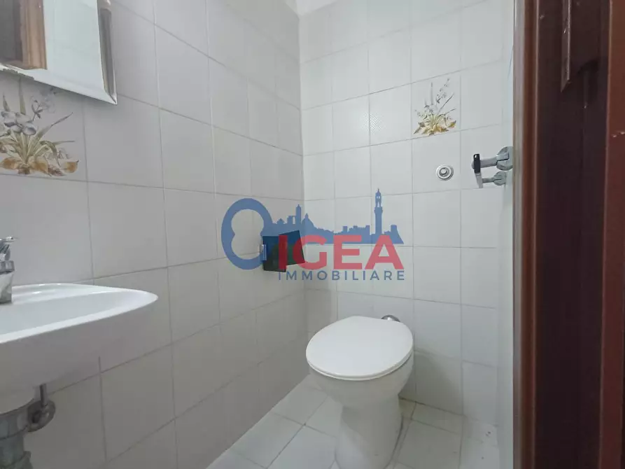 Immagine 28 di Appartamento in vendita  a Siena