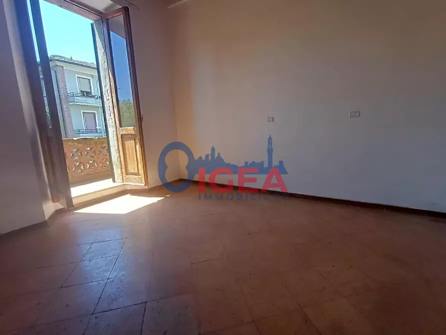 Immagine 17 di Appartamento in vendita  a Siena
