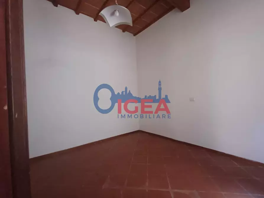 Immagine 19 di Appartamento in vendita  a Siena
