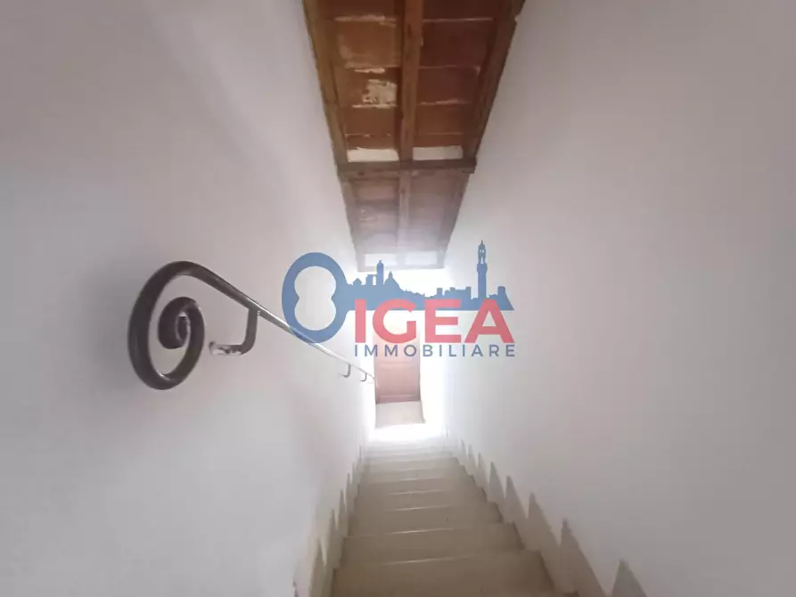 Immagine 2 di Appartamento in vendita  a Siena