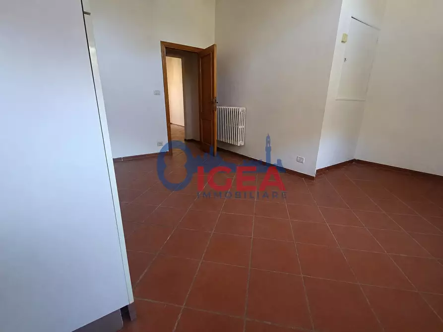 Immagine 31 di Appartamento in vendita  a Siena