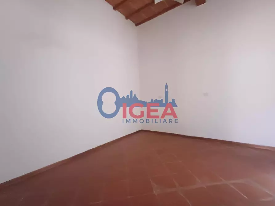 Immagine 22 di Appartamento in vendita  a Siena